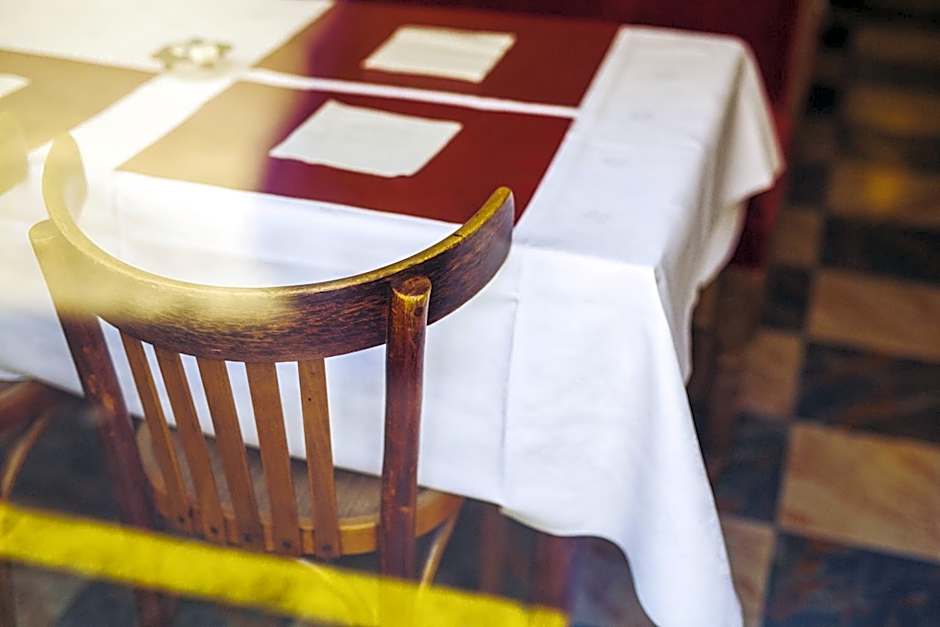 The Old Hotel Ravel Centre