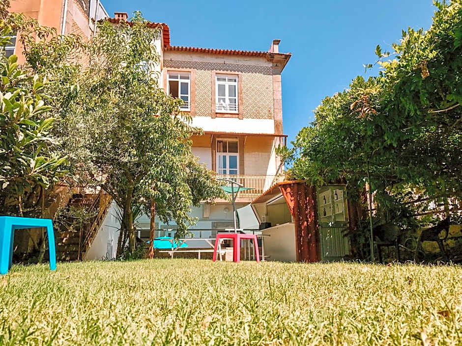 Urban Garden Porto Central Hostel