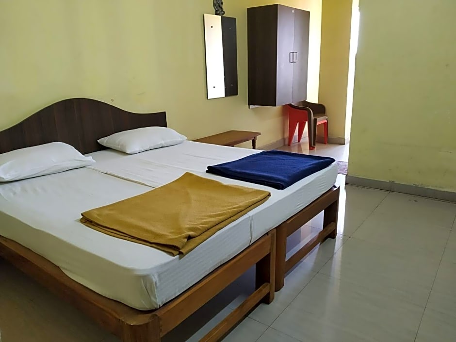 iROOMZ Hotel Vishwa Lodging