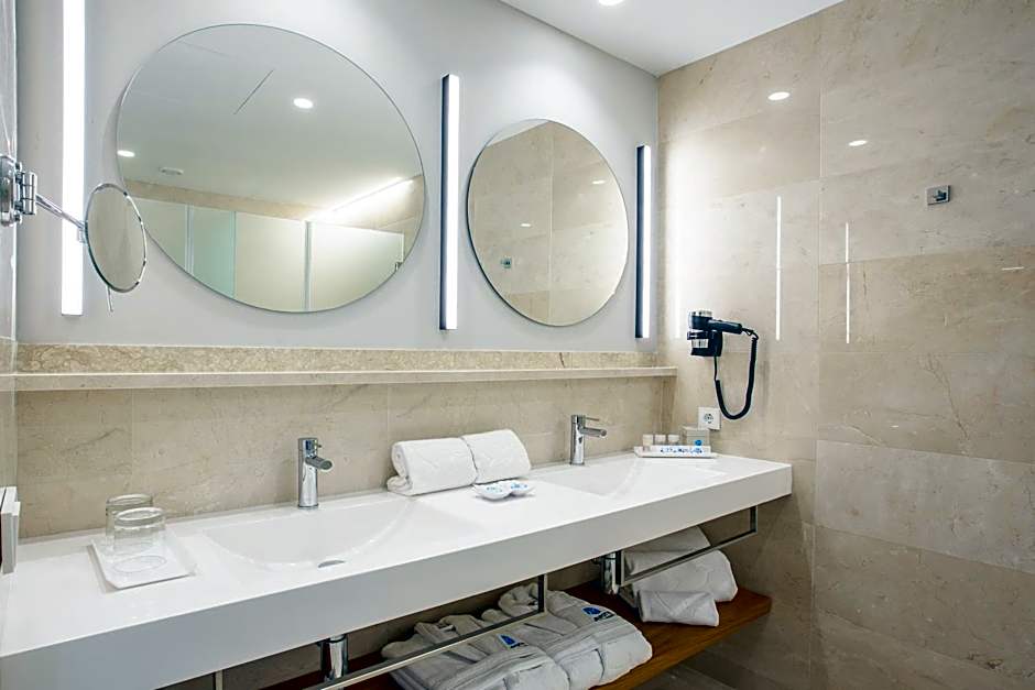 Grupotel Playa de Palma Suites & Spa
