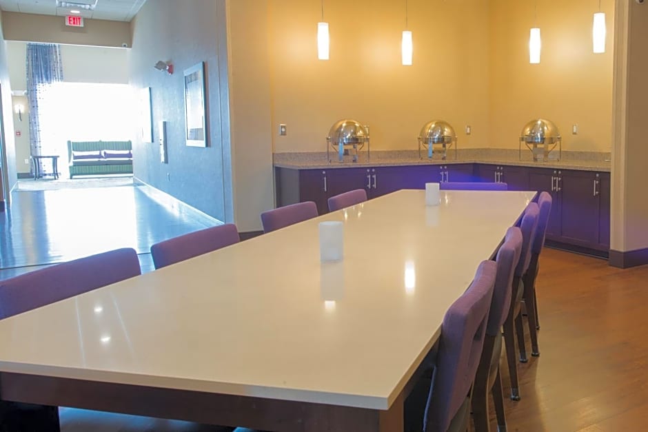 Holiday Inn Bismarck By IHG