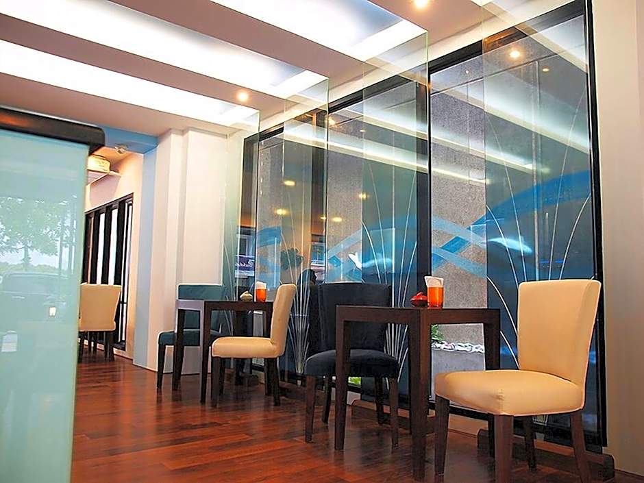 Apo Hotel