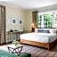 Oakhurst Inn at the University