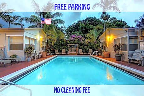 Richard's Motel Courtyard