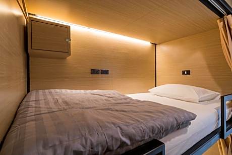 Bed in 6-Bed Mixed Dormitory Room