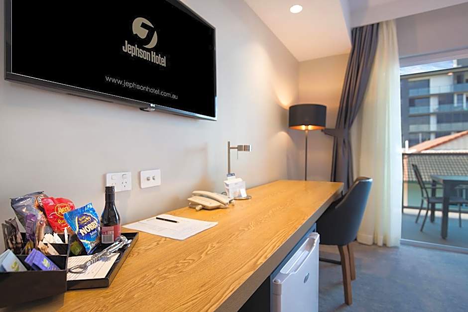 Jephson Hotel & Apartments