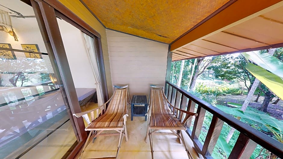 Baanwangnamkeaw Lodge
