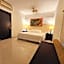 Hotel Holly