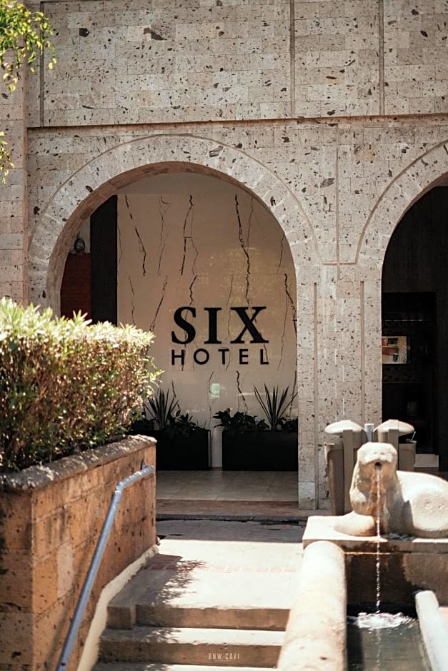 Six Hotel Guadalajara Degollado