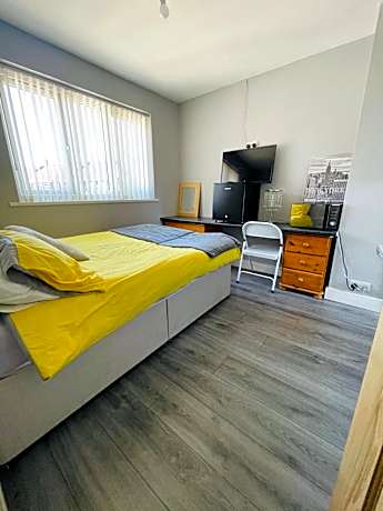 Double Room with Shared Bathroom