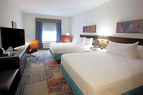 Queen Room with Two Queen Beds - Hearing Access