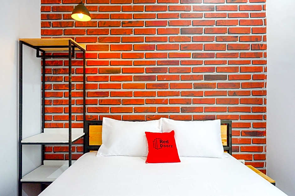 RedDoorz near Universitas Muhammadiyah Purwokerto 2