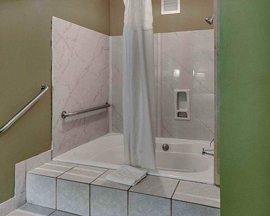 Quality Inn Mt. Pleasant