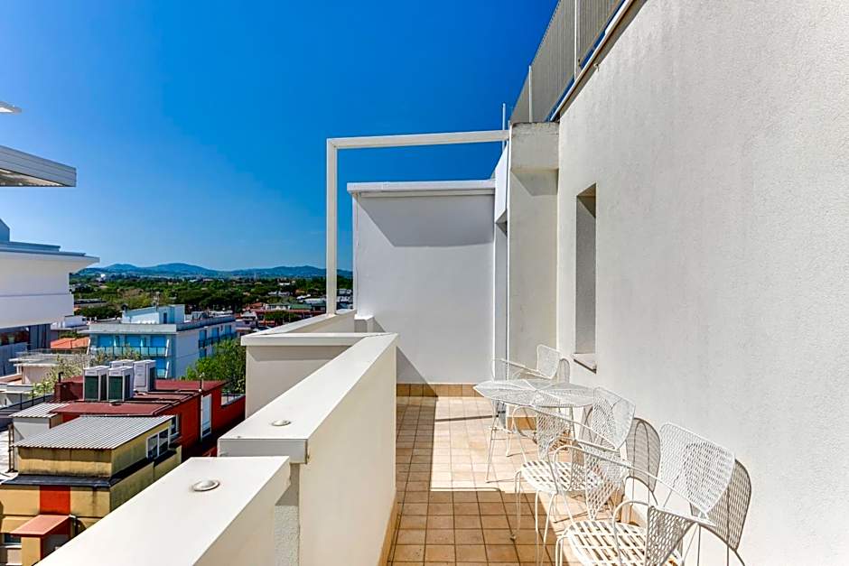 MARITTIMO Riccione - Hotel Clipper FRONTE MARE