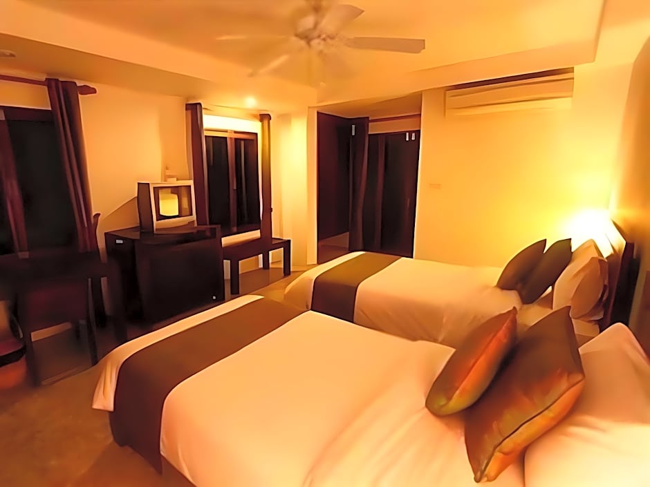 The Quarter Resort