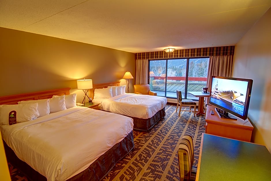 Hotel Canoe and Suites