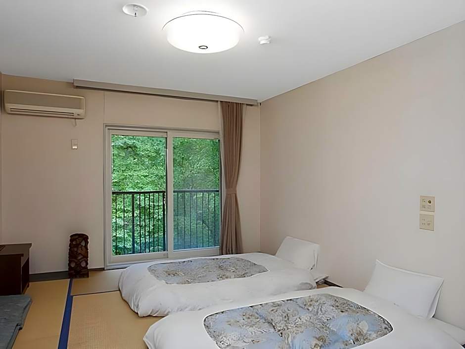 Tenjin Lodge