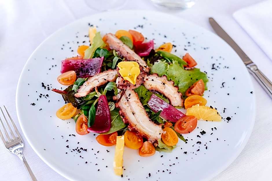 Bella Hotel & Restaurant with private dock for mooring boats