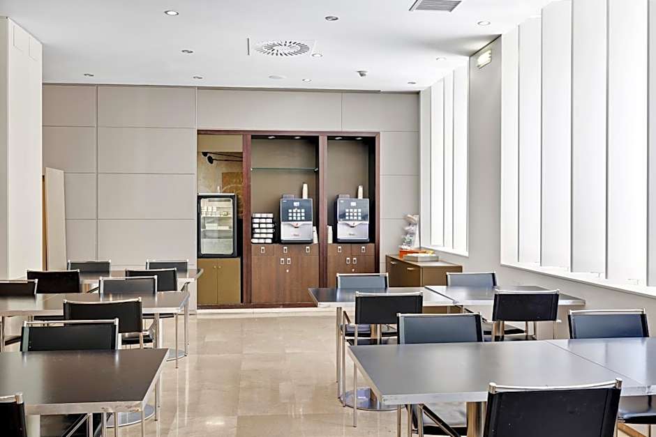 B&B HOTEL Zaragoza Los Enlaces Estación