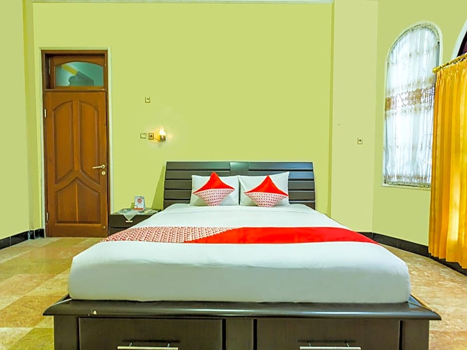 OYO 2848 Senaz Guesthouse