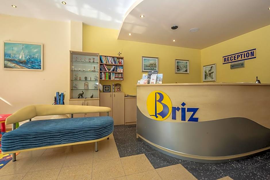 Семеен хотел Бриз