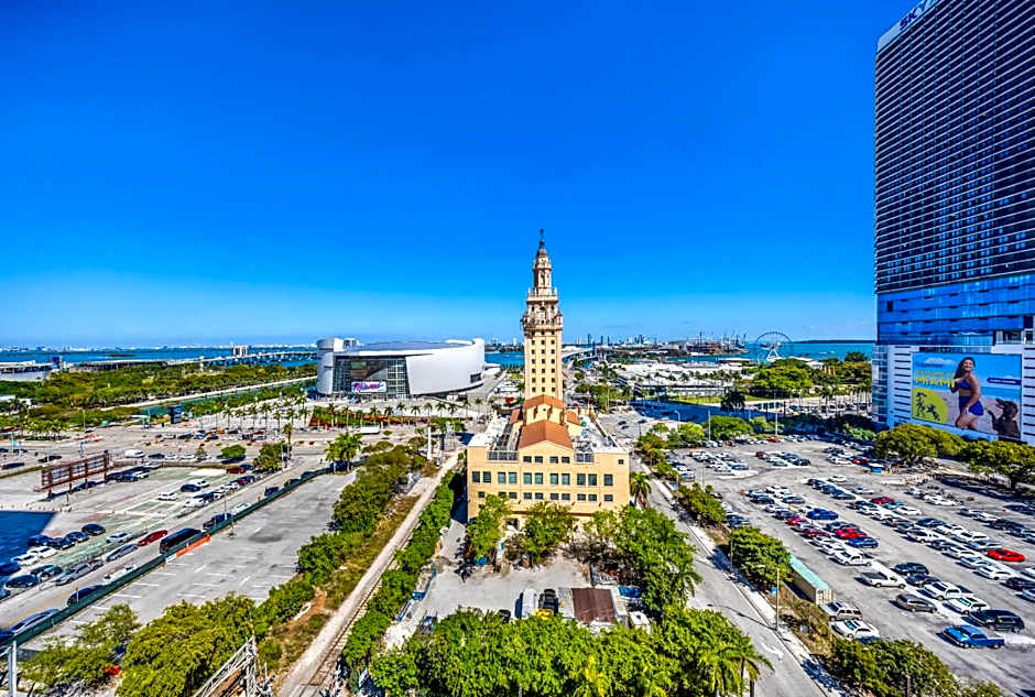 Gale Residence in Downtown Miami