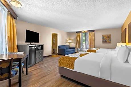 Family Room with Two King Beds