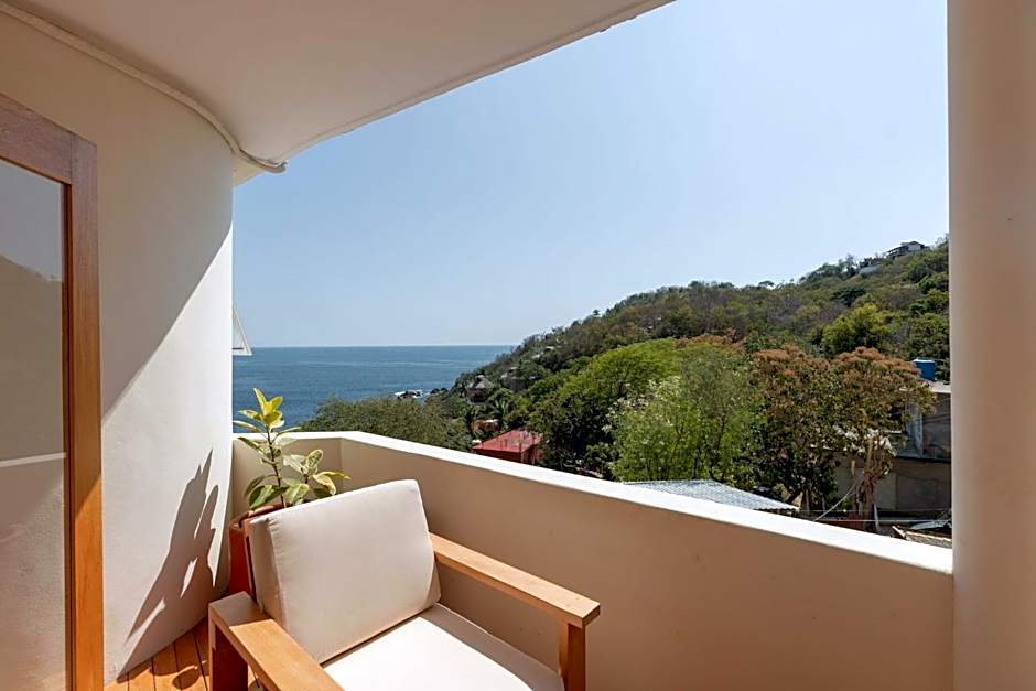 Casa Roni by Xeno - 5 Bedroom Luxury Villa with Ocean View