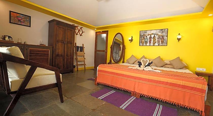 Mariposa Beach Grove