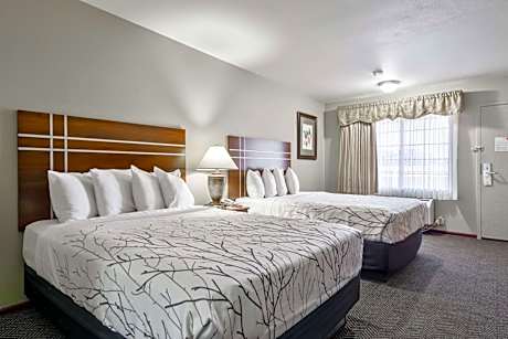 Rancho San Diego Inn & Suites