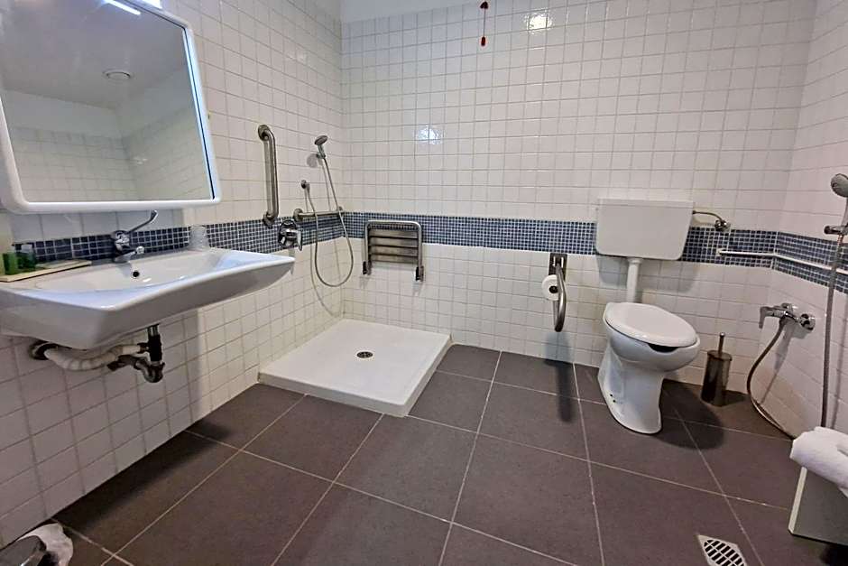Inn Naples Airport