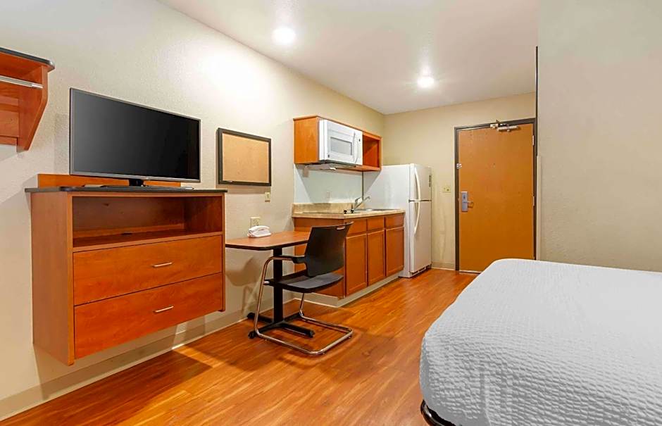 Extended Stay America Select Suites - Kansas City - Stadium
