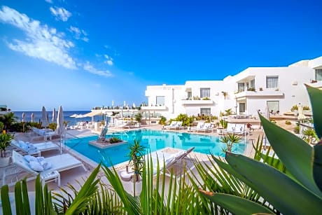 Lani's Suites de Luxe - Adults Only