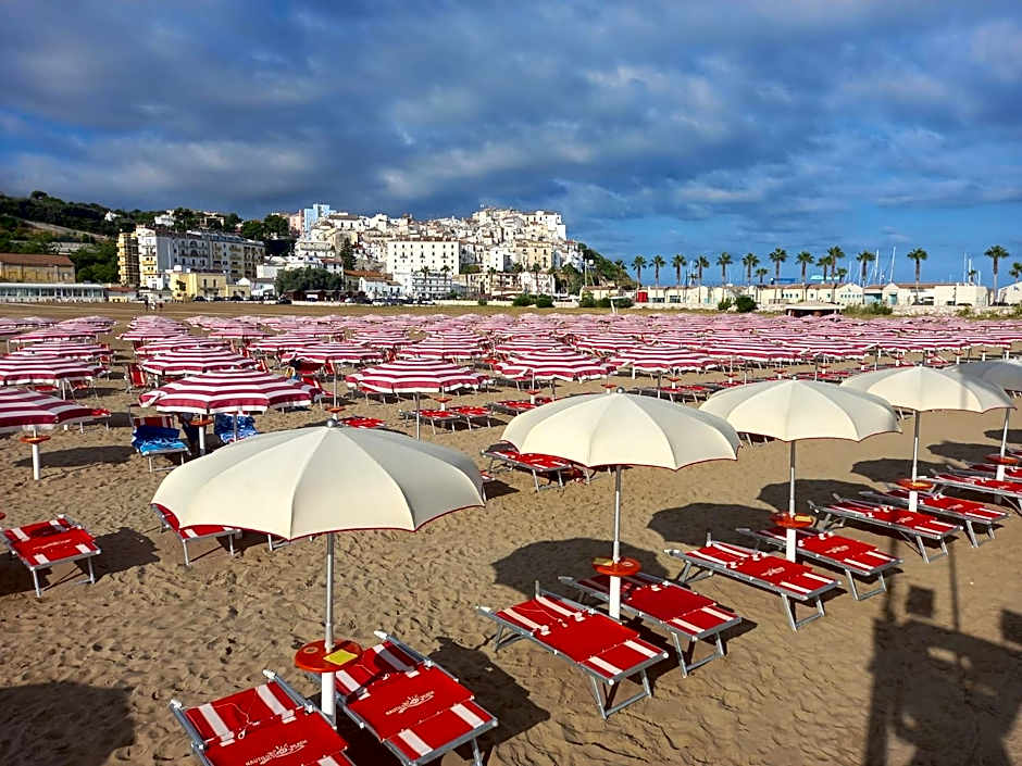 B&B Marina Sleep And Ship