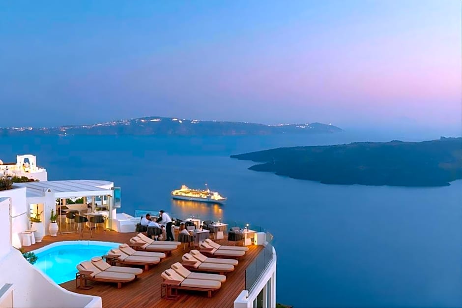 Sun Rocks Boutique Hotel - Caldera View Suites & Sunset Dining Experience