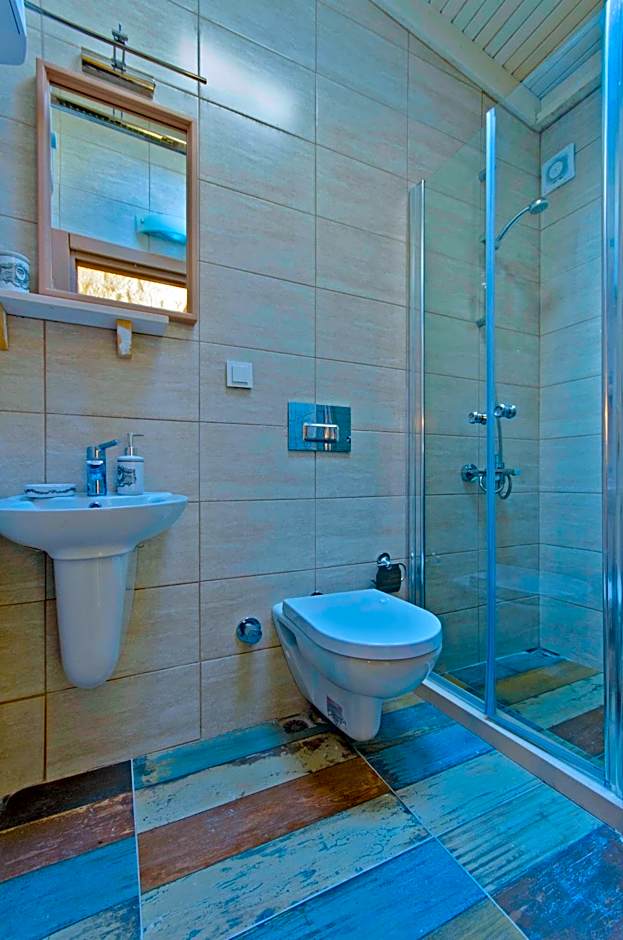 Lilyum Alaçatı - Taş Ev