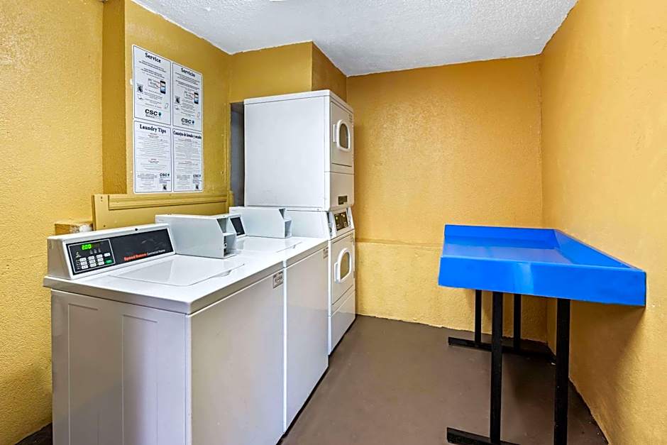 La Quinta Inn & Suites by Wyndham West Palm Beach - Florida Turn