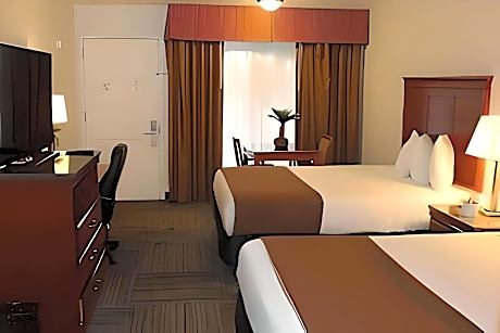 Quadruple Room with Two Queen Beds - Non Smoking