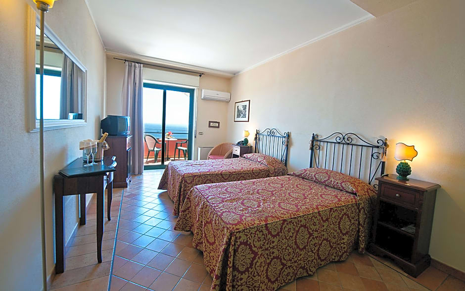 Baia Taormina Hotel