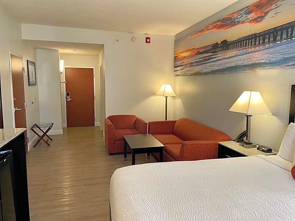 Days Inn & Suites by Wyndham Lakeland