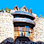 Deluxe Swan Stone Castle Apartment