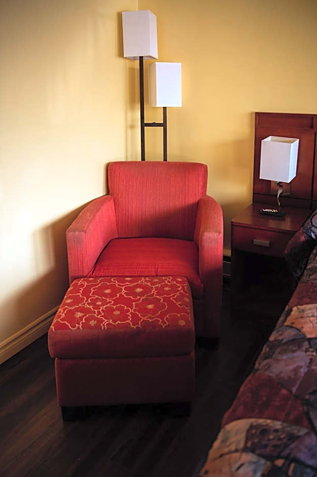 Advance Inn