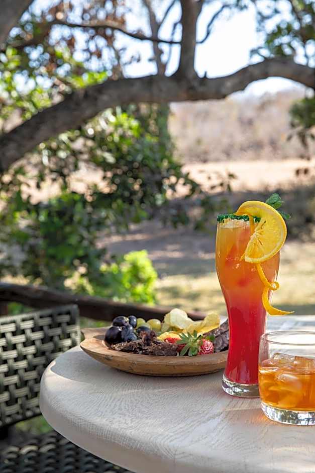 Ndlovu Safari Lodge