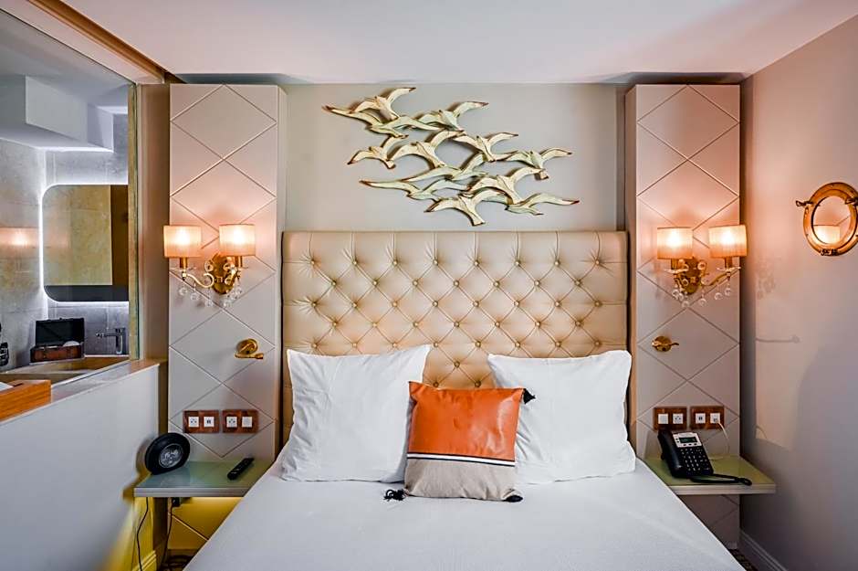 Grand Hotel Des Sablettes Plage, Curio Collection By Hilton