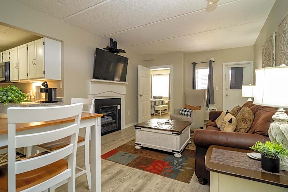 Condo in Gatlinburg very peaceful - 10 min Walk to Main Strip