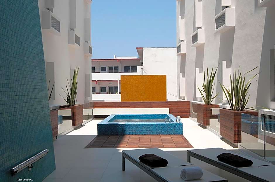 Nu Hotel