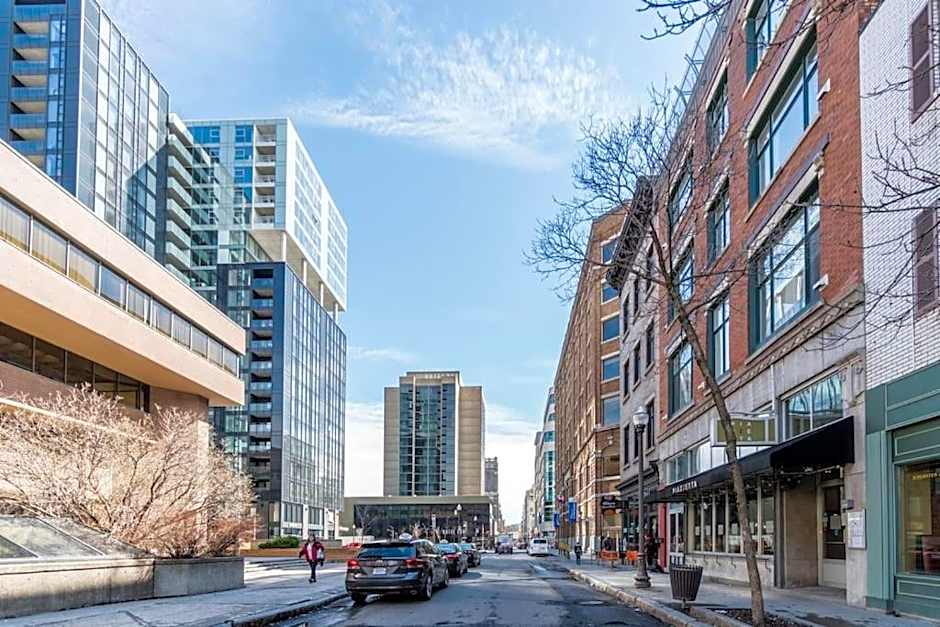 Initial / Aube / Québec