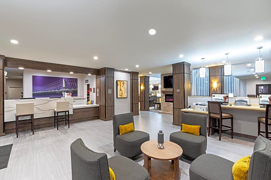 Staybridge Suites IAH Airport East