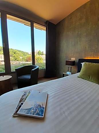 Deluxe Suite with Shower