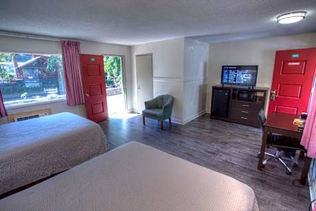 Hofbrau Riverfront Hotel